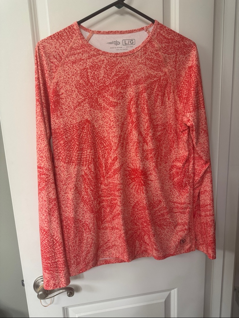 Performance Long Sleeve Tee in Coral Print - L/G
